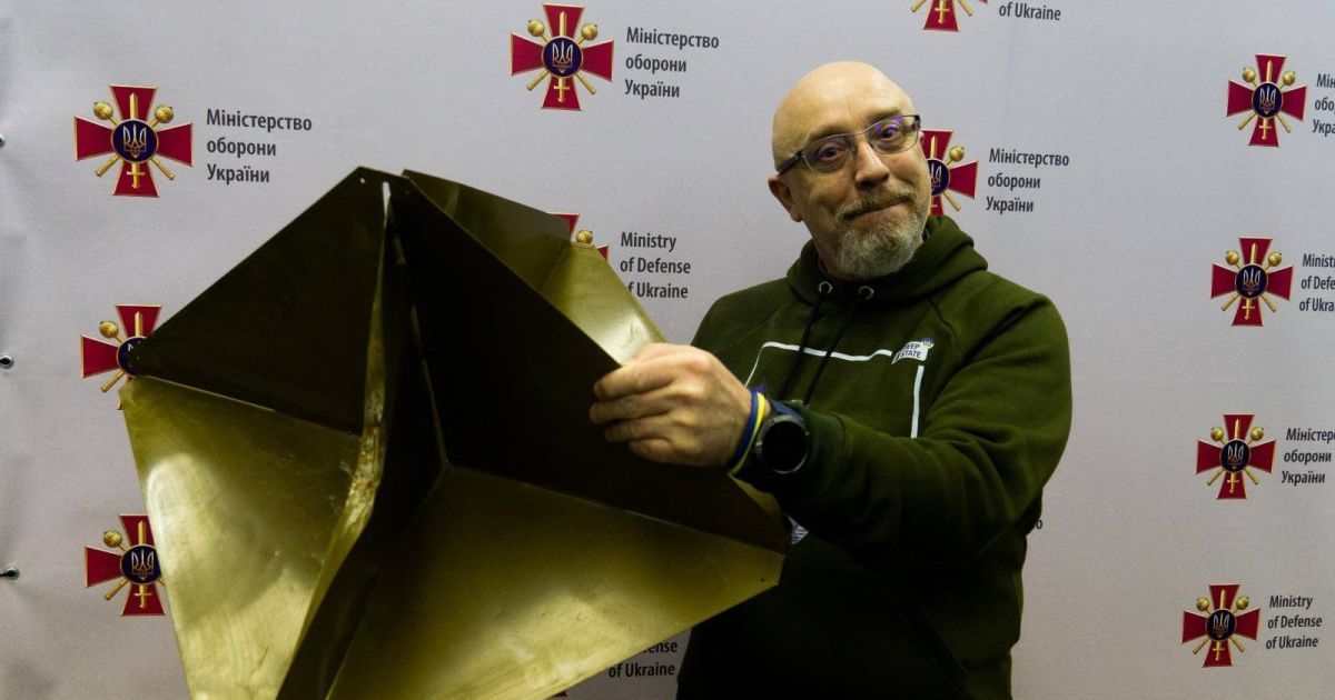 Олексій Резніков з кутовим відбивачем