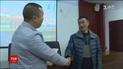 Водитель китайского автобуса чудом спас пассажиров во время обвала камней