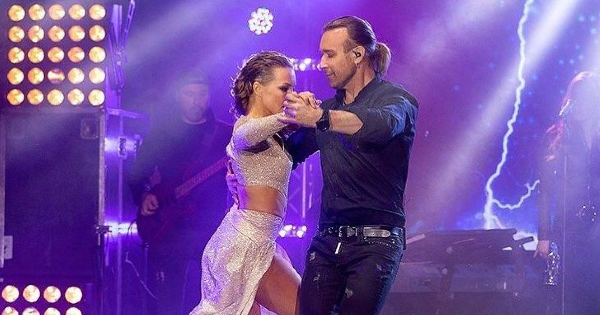 "Танці з зірками": Олег Винник станцював пасодобль просто зі сцени власного концерту у Житомирі