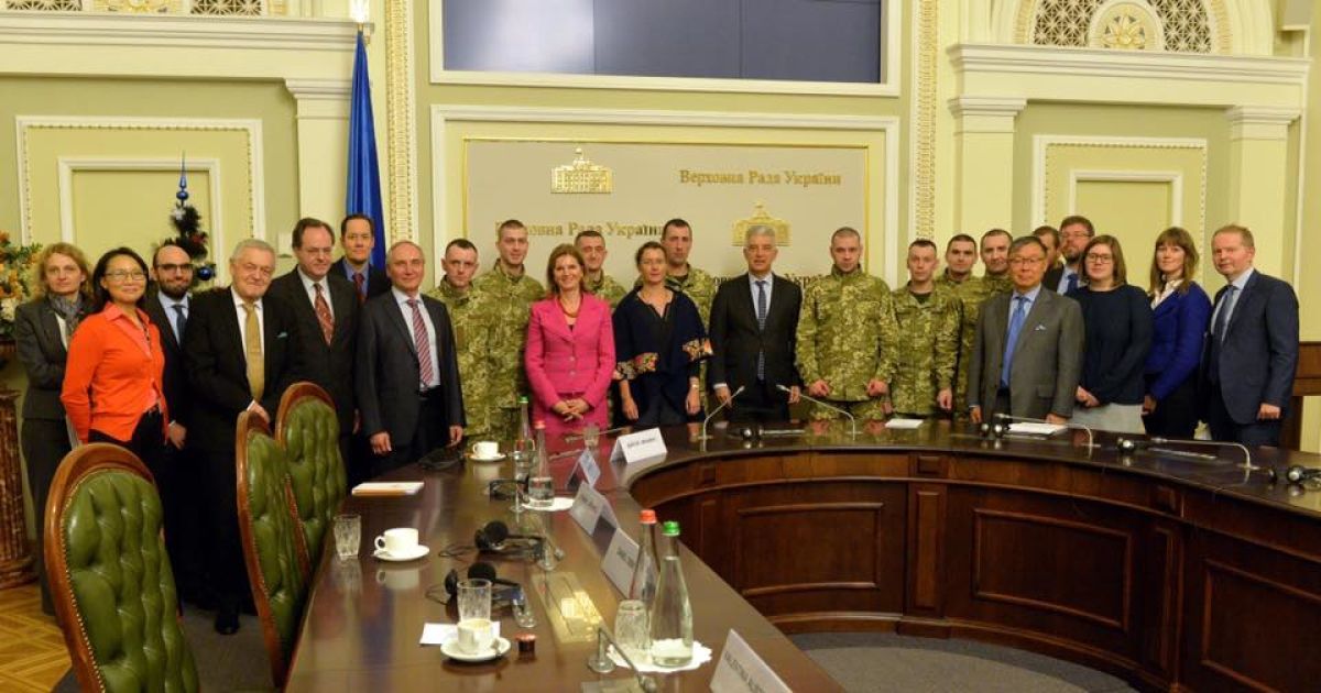 Освобожденные из ОРДЛО украинцы рассказали дипломатам G7 и ЕС о пережитых пытках