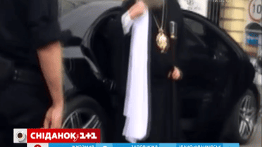 Актуальний інтернет. Поліція зупинила настоятеля Лаври за порушення