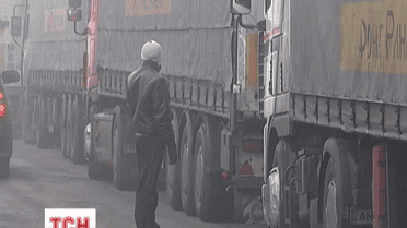 Гуманітарну допомогу від Фонду Рината Ахметова не пустили до Донецька