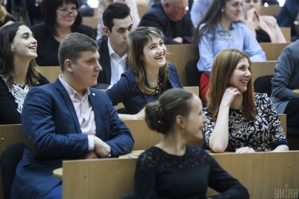 В Украине проверяют вузы: значительную часть студентов-мужчин могут отчислить