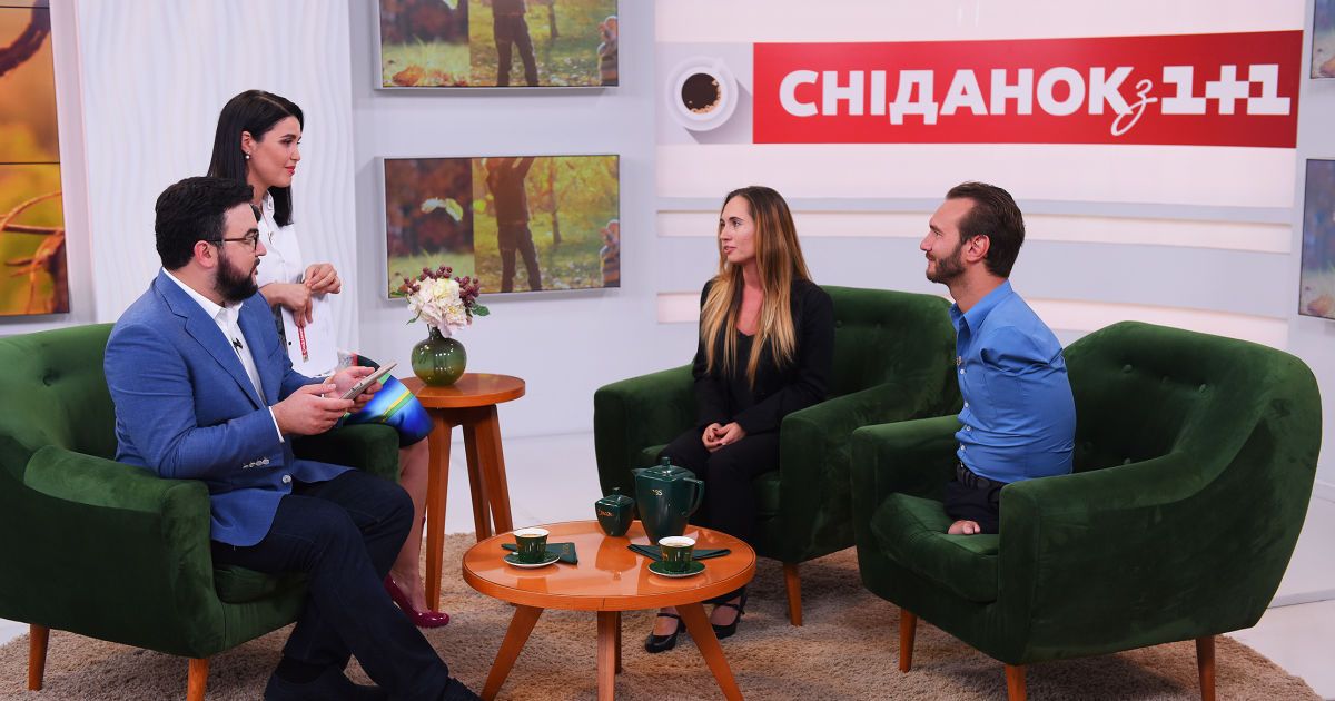 Нік Вуйчич в гостях "Сніданку з 1+1" / © прес-служба каналу "1+1"
