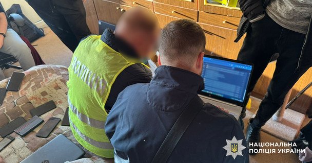 В Черновцах учитель "минировал" школы и детсады