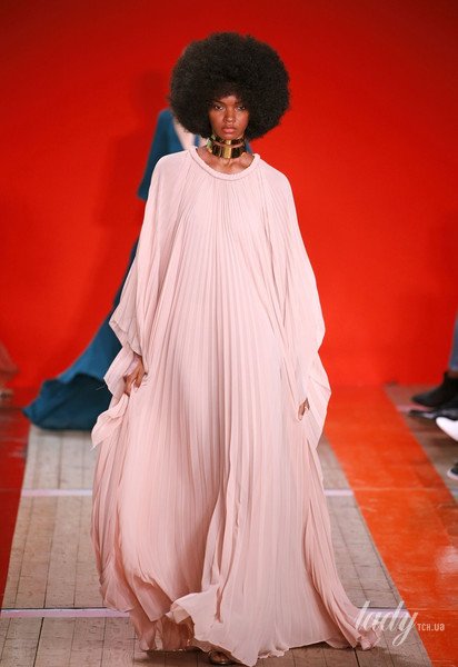 Коллекция Elie Saab прет-а-порте сезона весна-лето 2020 / © East News