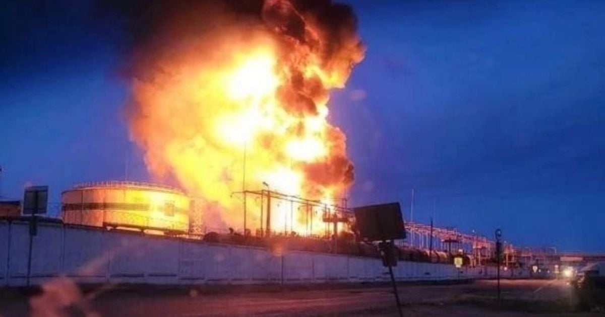 Пожар на нефтебазе в российском порту Кавказ/Фото: телеграм-каналы