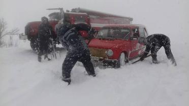снігові замети на дорогах_3 / © ДСНС