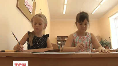 Отмена красной ручки и письмо карандашами: для учащихся начальной школы уменьшили нагрузку