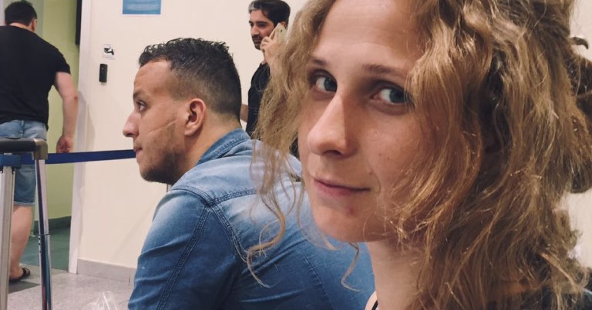 Участница Pussy Riot сбежала в Британию, несмотря на запрет