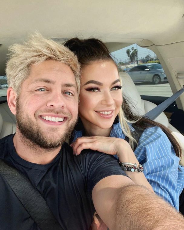 Полина Логунова с женихом / © instagram.com/polinalogunova