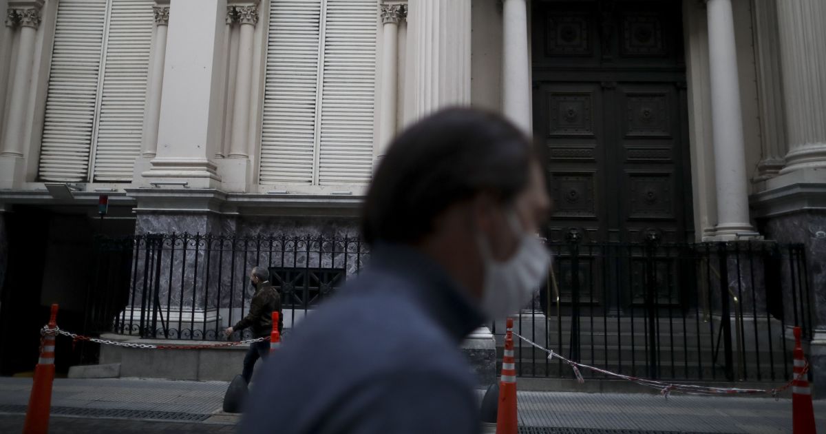 Аргентина оказалась на грани дефолта по внешнему долгу