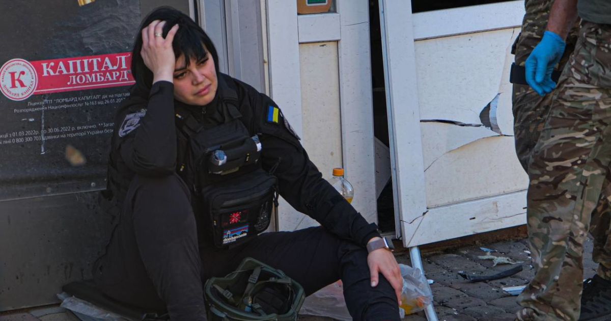 Policemen and rescuers at the site of the shelling in Kostiantynivka on September 6, 2023 / Photo: Ihor Klymenko