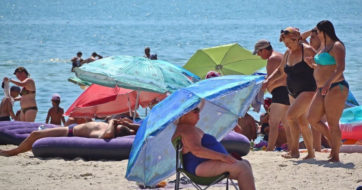 Спека й прохолода розділять Україну навпіл. Прогноз погоди на 8 серпня