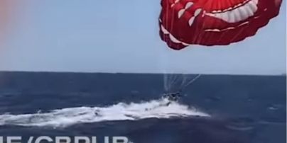 В Египте туристка из Украины, которая каталась на водном парашюте, влетела головой в катер