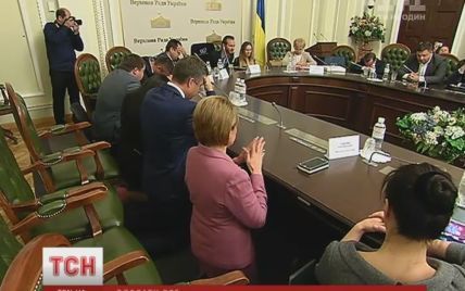Легендарный Ник Вуйчич поставил украинских чиновников на колени для молитвы
