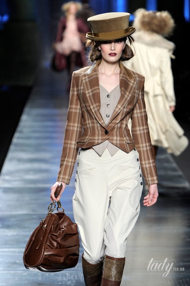 Алла Костромічова, показ Christian Dior, 2010 рік / © Getty Images