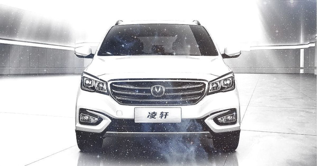 В Сети появились официальные фото нового минивэна Changan Lingxuan