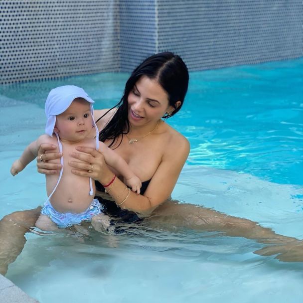  / © instagram.com/jennadewan