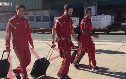 Игроки сборной Испании вылетели в Киев на бой с Украиной