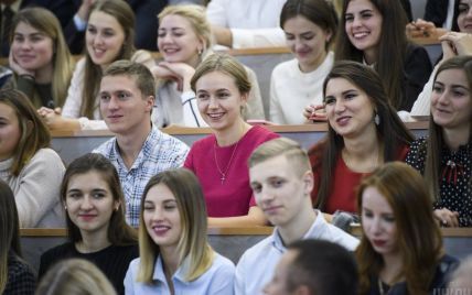 Украинским студентам задерживают стипендии