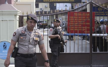 В Индонезии заживо сожгли трансгендера: полиция решила не обвинять задержанных в убийстве
