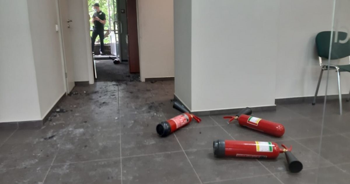 У Києві затримали жінку за збройний розбійний напад на банк