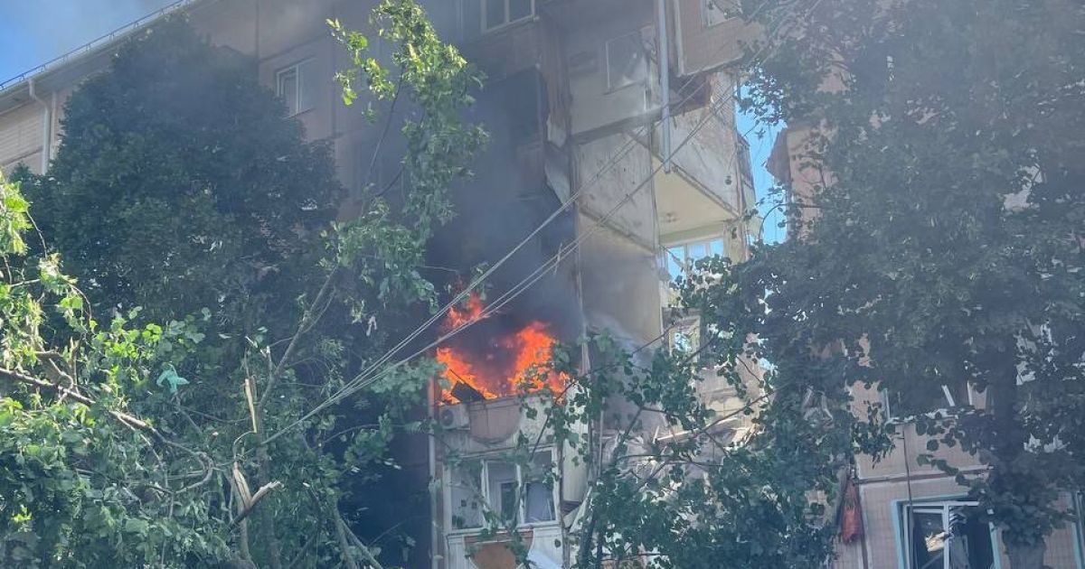 Обрушение подъезда в многоэтажке в Шебекино, вероятно, вызвано восхождением российской авиабомбы.