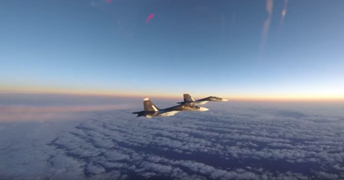 Російський винищувач Су-30