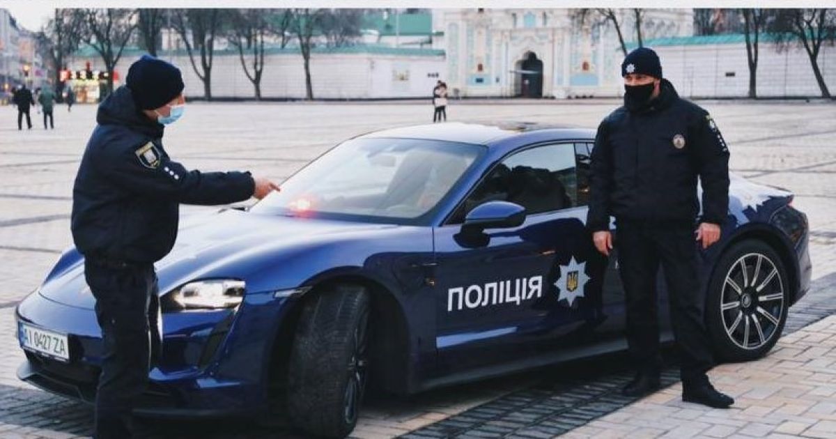 Самі не проти, але не дають: у поліції відреагували на "патрульний Porschе"