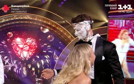 Іменинника Дмитра Дікусара тицьнули обличчям у торт в ефірі "Танців з зірками"