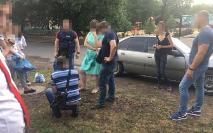 Правоохранители задержали первую замначальника Госгеокадастра Донецкой области на взятке в $1200
