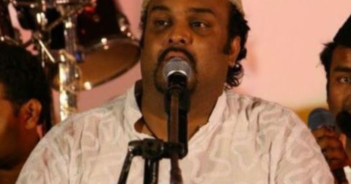 В Пакистане застрелили популярного певца в собственном авто