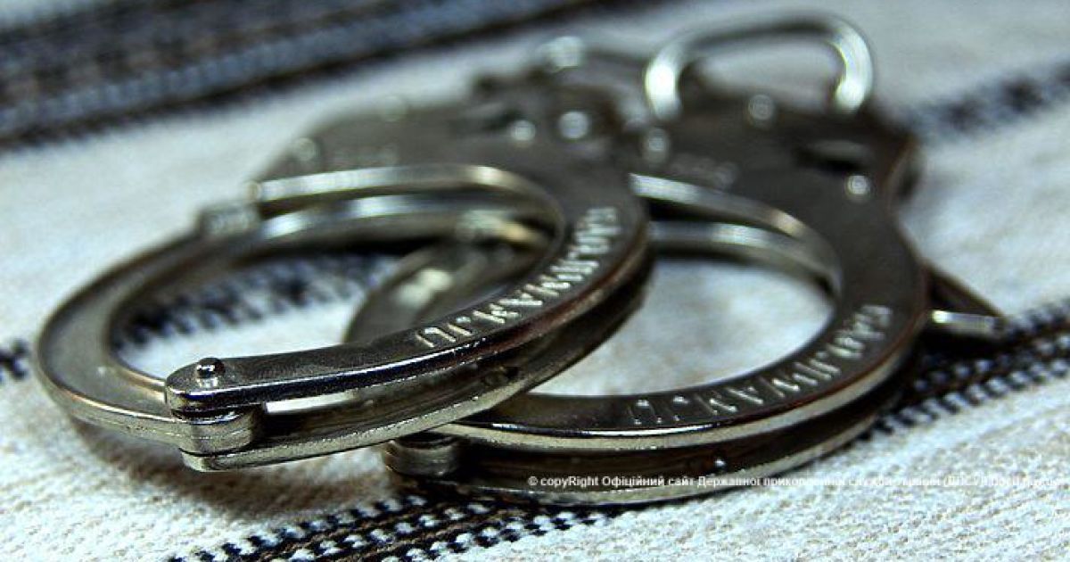 В Киеве на взятке за выдачу "алкогольной" лицензии схватили чиновника фискальной службы