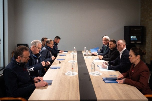 Ядерна безпека під прицілом: Зеленський та голова МАГАТЕ обговорили наслідки окупації ЗАЕС