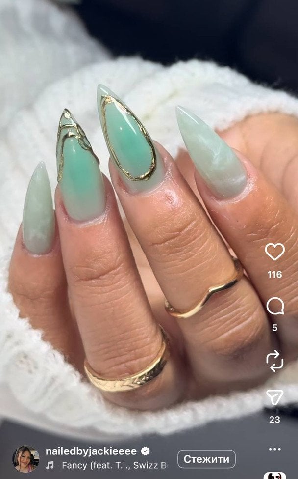 jade nails / © Instagram