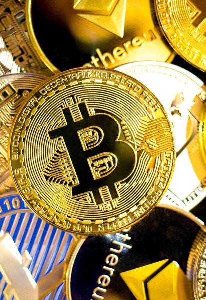 Биткоин снизился до самого низкого уровня за последние 16 месяцев
