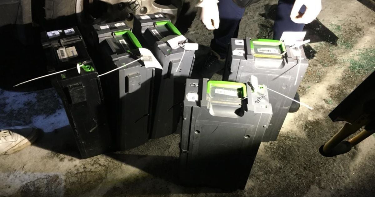 Поліція затримала одного з нападників на інкасаторів "ПриватБанку" та знайшла гроші