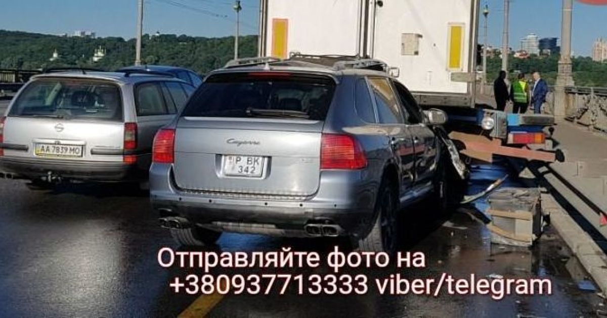 Мост Патона остановился из-за смертельного ДТП