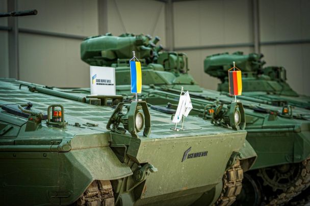 Перший в Україні цех Rheinmetall з ремонту й виробництва бронетехніки / Фото: Олександр Камишін / © 