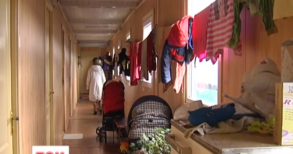 У "Межигір&rsquo;ї", де нині живуть переселенці та бійці АТО на ротації, відключили світло