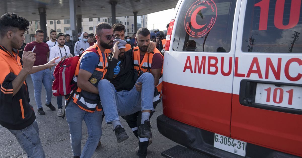 В результате удара по больнице в Секторе Газы погибли сотни человек