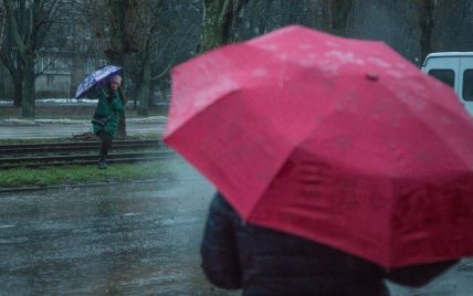 Начало рабочей недели будет дождливым по всей территории Украины