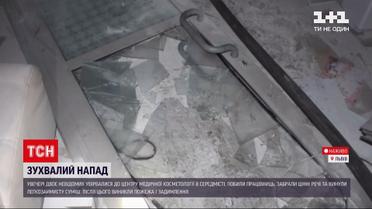 Во Львове правоохранители разыскивают двух мужчин, которые напали на салон красоты