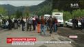 Жители нескольких сел на Закарпатье устроили протест с требованием ремонта трассы Долина-Хуст