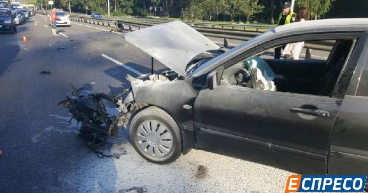 згоріле авто у Києві_3 / © Еспресо.TV