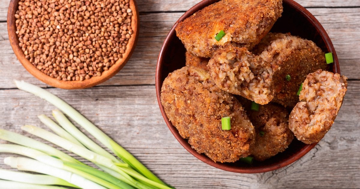 Котлети з гречки, картоплі та зелені