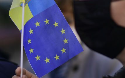 Україна отримала перші 500 мільйонів євро від ЄІБ: на що витратять гроші