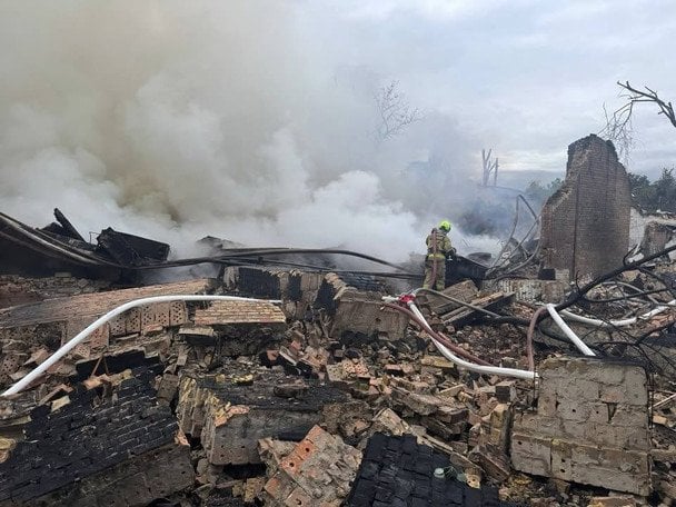 Наслідки російського удару по кіностудії імені Олександра Довженка