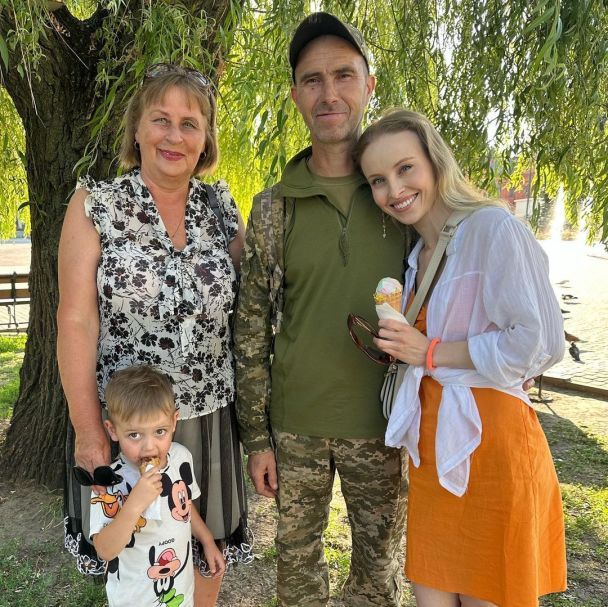 Анна Сагайдачная с дядей, сыном и матерью / © instagram.com/annasagaidachnaya